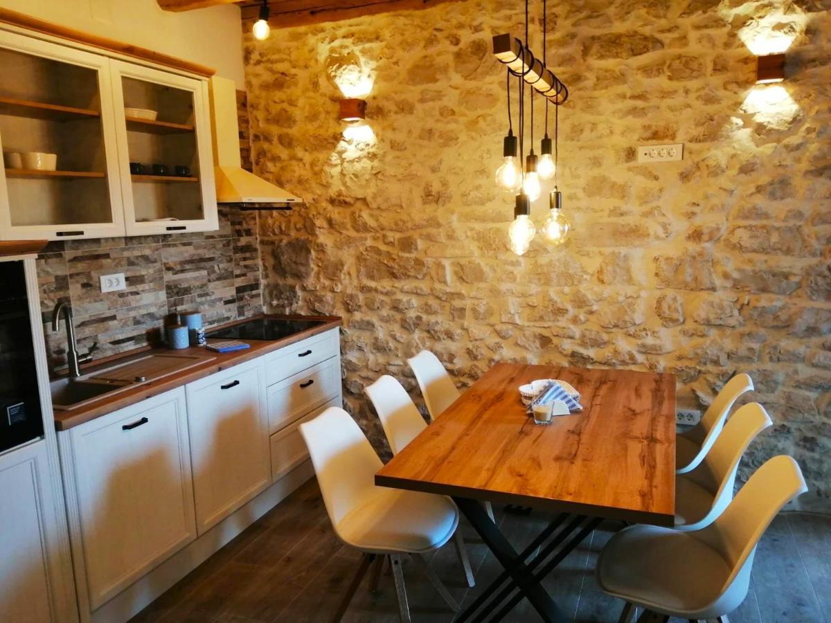 Apartments Dalmatian Stone House ตูรันญ์ ภายนอก รูปภาพ