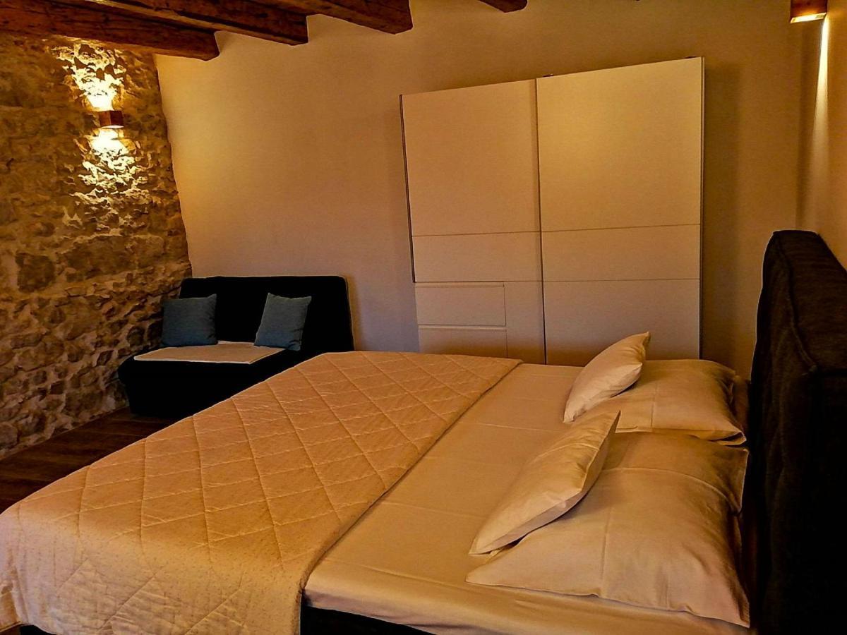Apartments Dalmatian Stone House ตูรันญ์ ภายนอก รูปภาพ